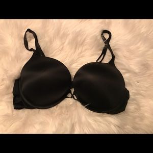 VS bombshell plunge black 38C